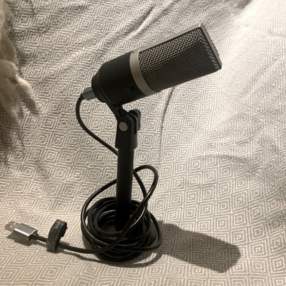 Fifine podcast microphone - model K670